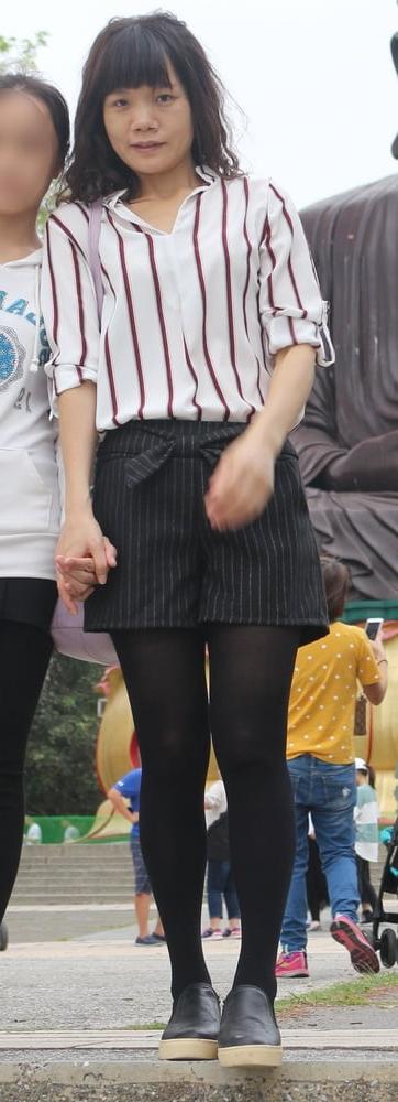 25P Chinese GILF in Tights