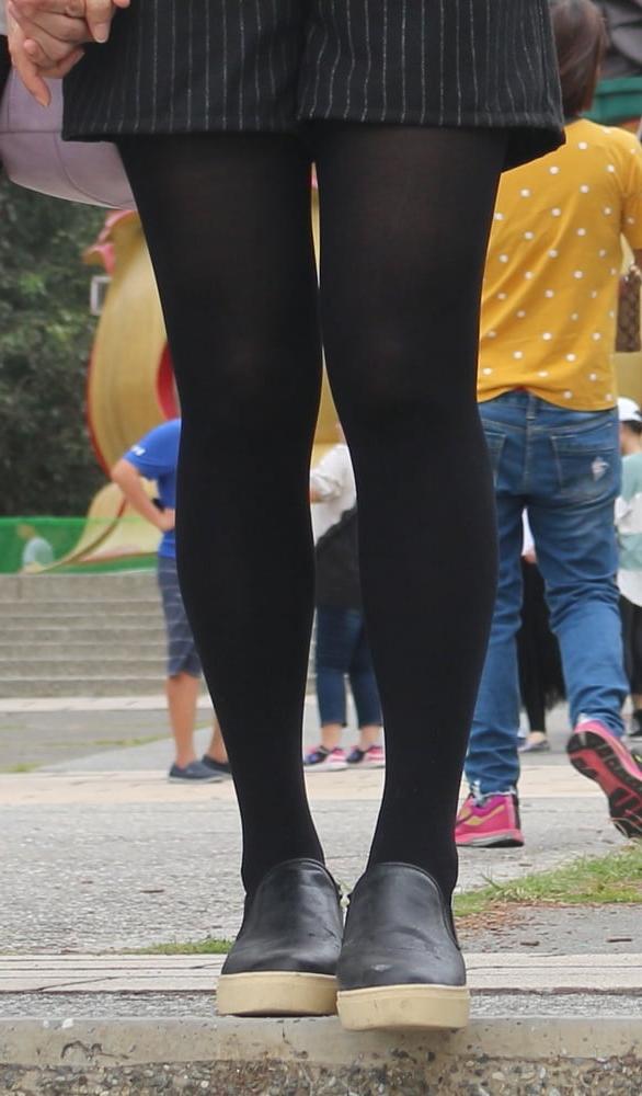 25P Chinese GILF in Tights