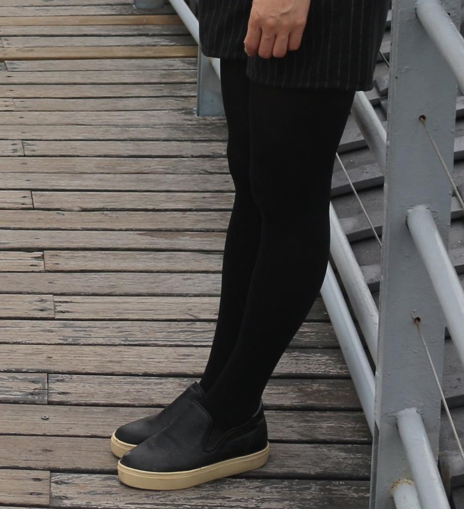 25P Chinese GILF in Tights