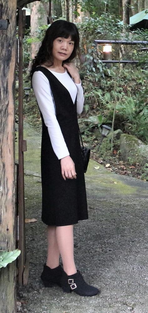 25P Chinese GILF in Tights