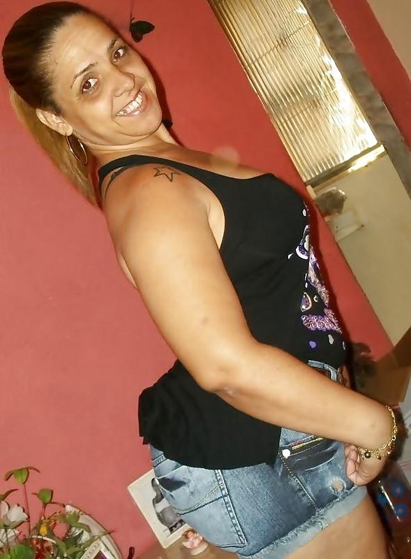 25P More Latin MiLFs From MeetMeMatch.com