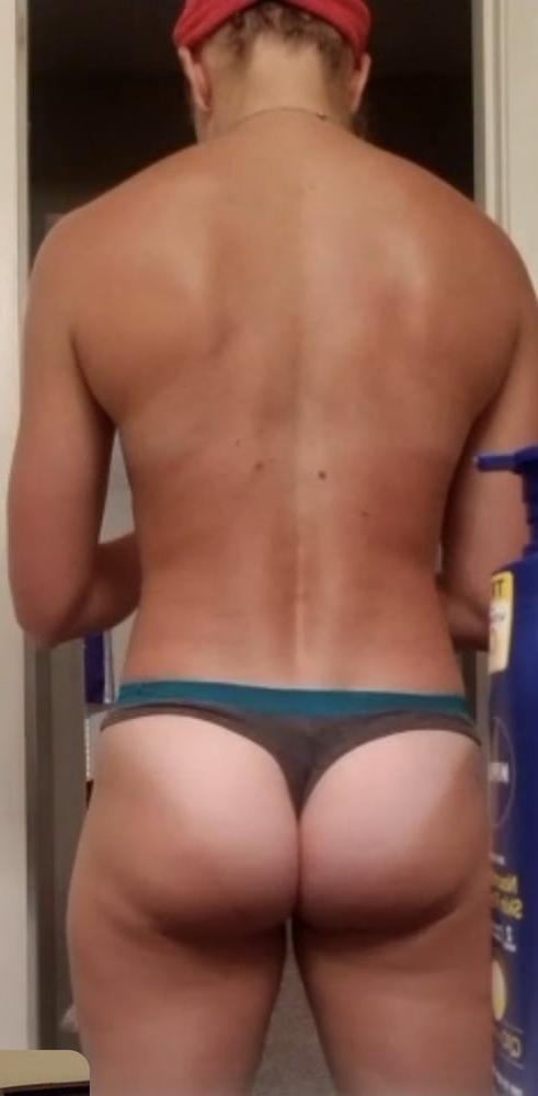 8P Teen legs open