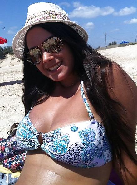 25P Arab Girl Flashing 4