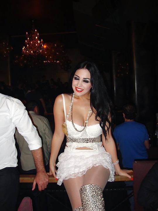25P Arab Girl Flashing 4