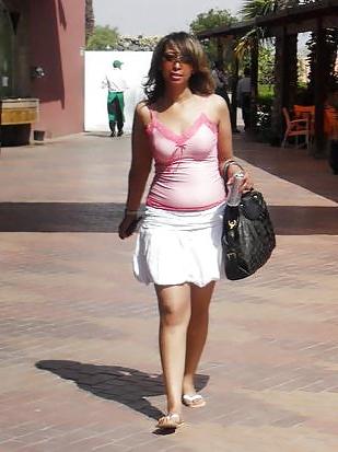 25P Arab Girl Flashing 4