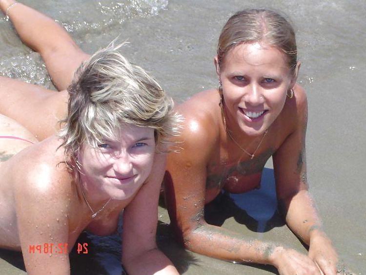 25P Nude Beach Babes