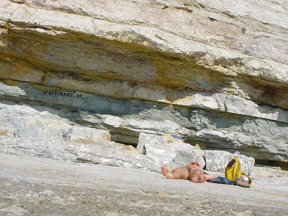 25P Mature Beach Nudists