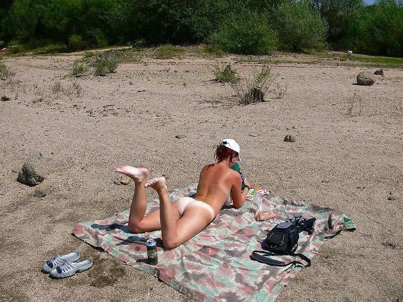 25P Nude Beach Redheads