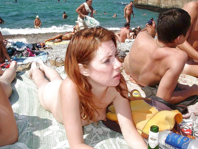 25P Nude Beach Redheads