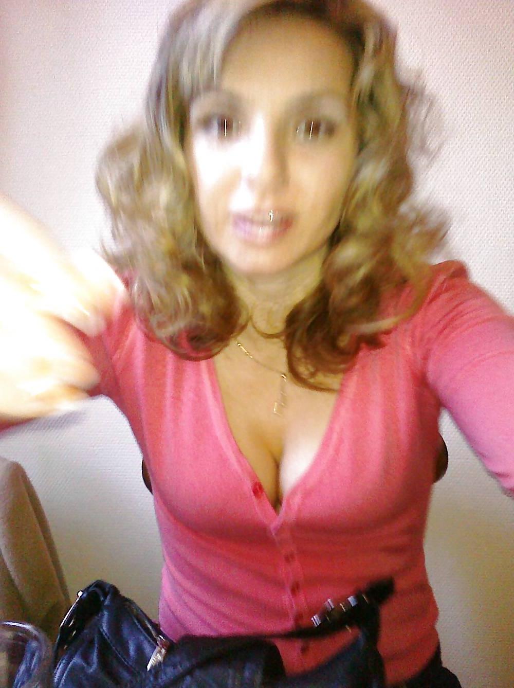 20P Blonde MILF with nice tanlines - N. C. 