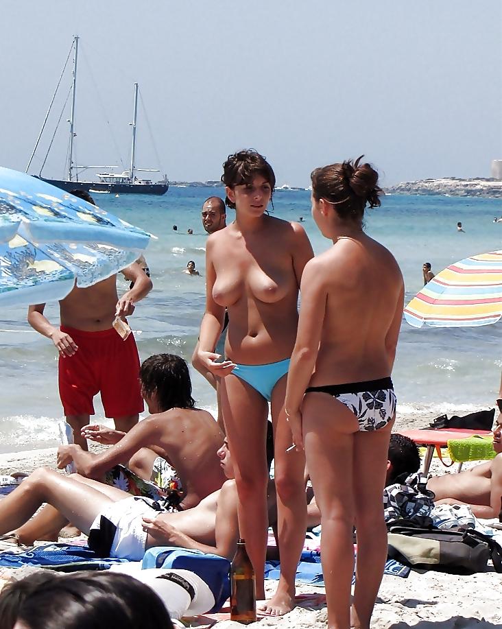25P Hot Tits at the Beach 17