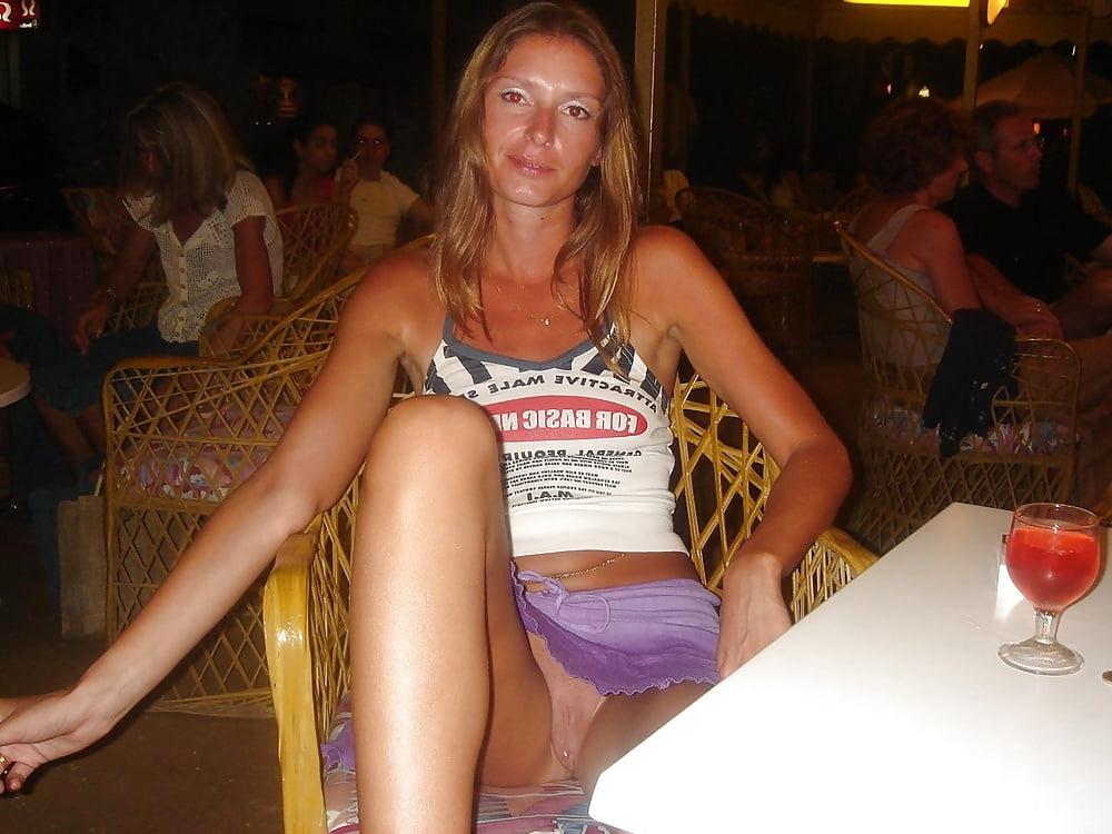 25P Flashing pussy