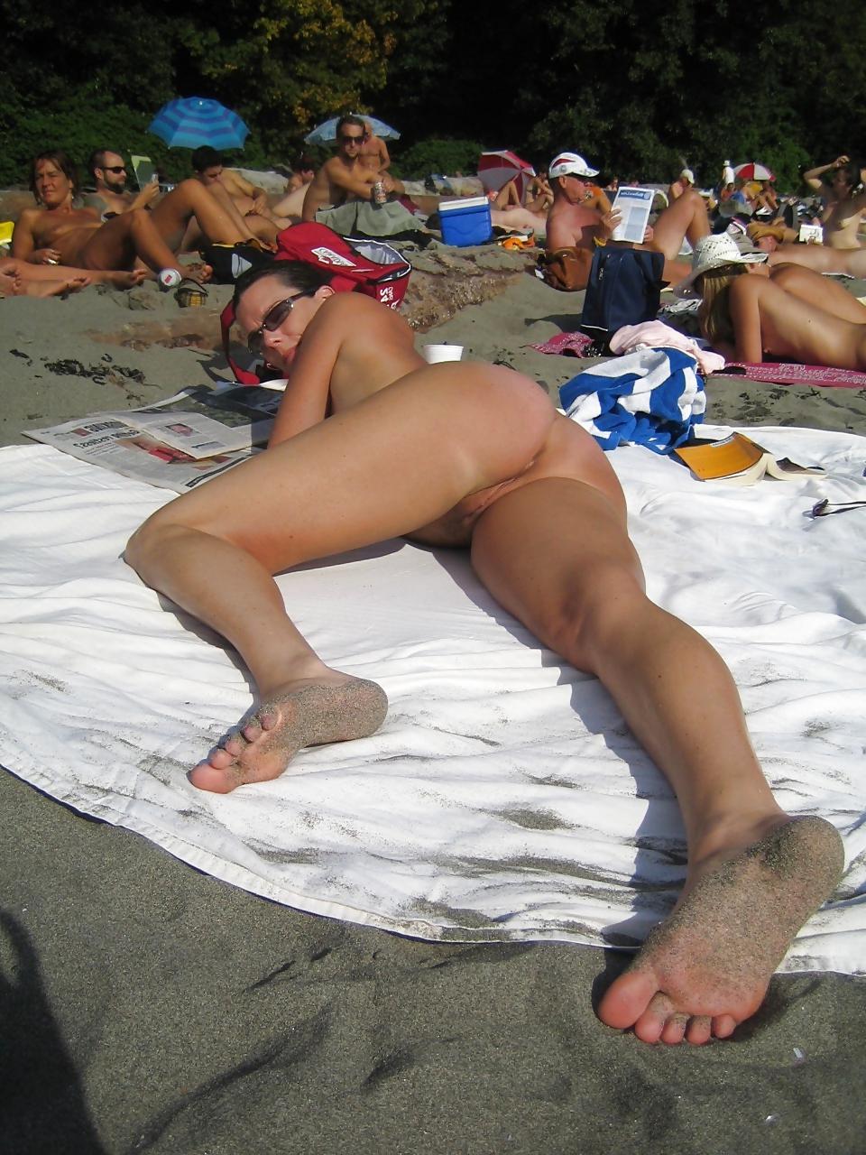 25P Nude beach babes 4