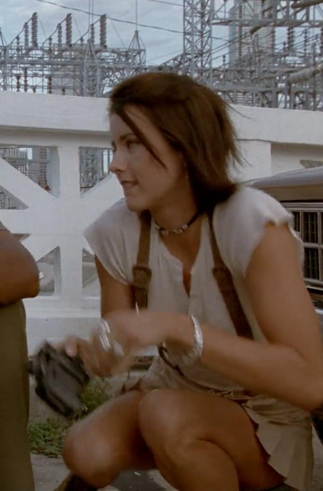 25P Tea Leoni's Legs in Bad Boys