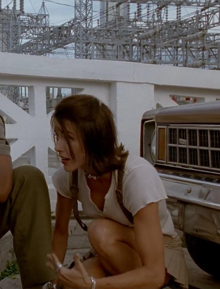 25P Tea Leoni's Legs in Bad Boys