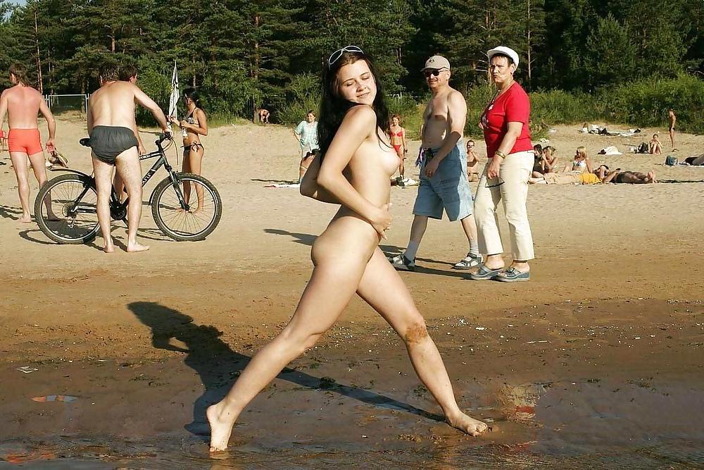 25P Nude Beach Fun