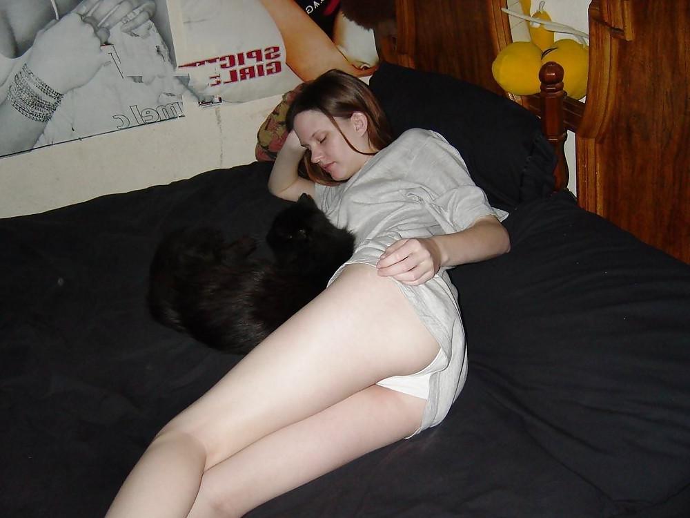 25P Young Hairy Slutty MILF