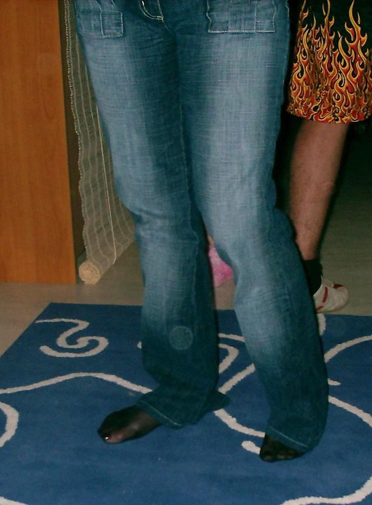 6P Candid nylonfeet and thong