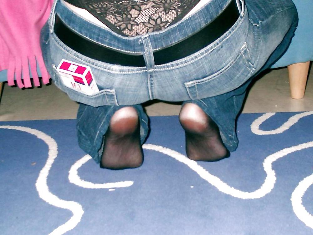 6P Candid nylonfeet and thong