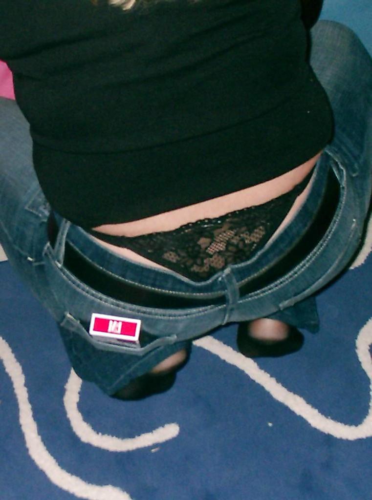 6P Candid nylonfeet and thong