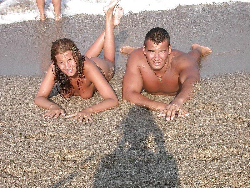 25P Nude Beach Babes