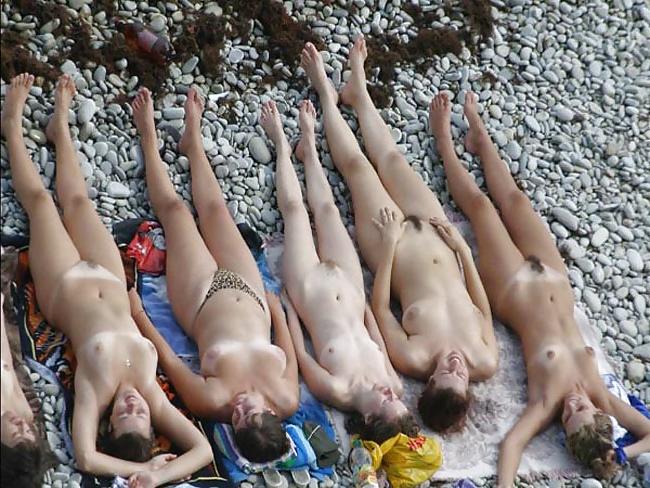 20P Naked beach 172.