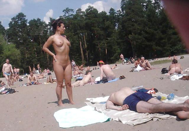 20P Naked beach 172.