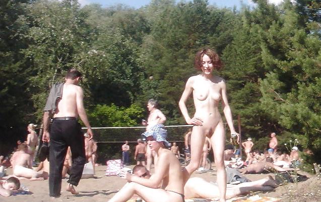 20P Naked beach 172.