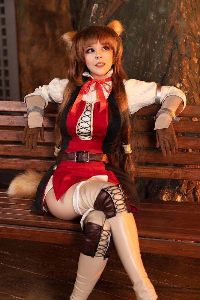 25P hot sexy legs on benches