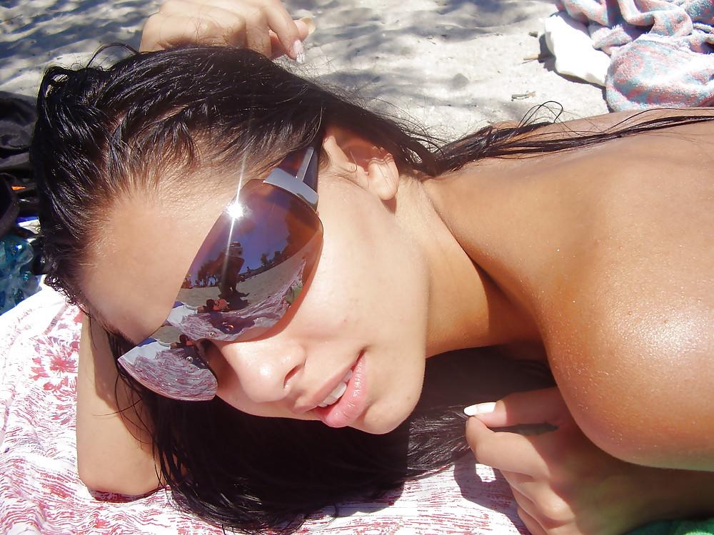 25P Great tits on the beach