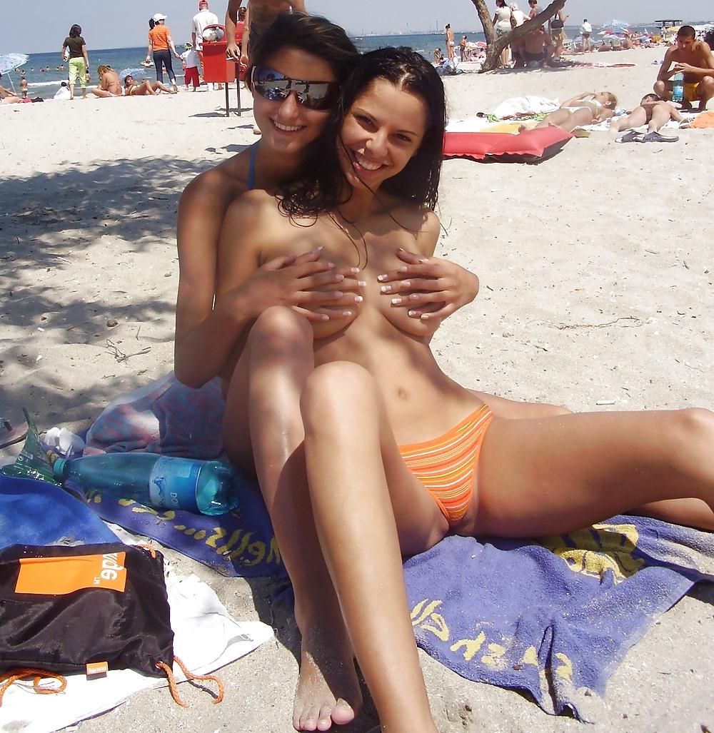 25P Great tits on the beach