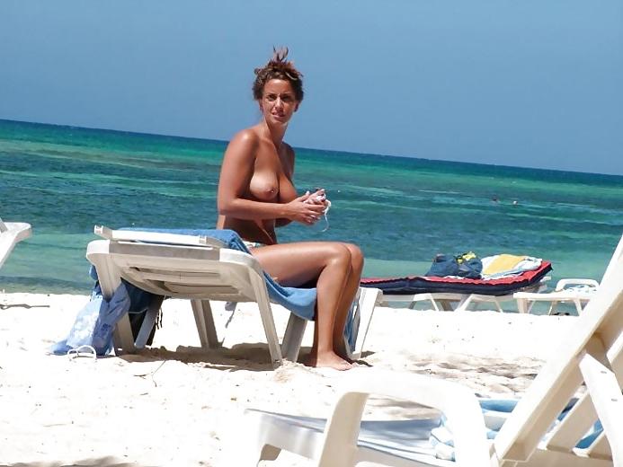 25P Hot Tits at the Beach 07