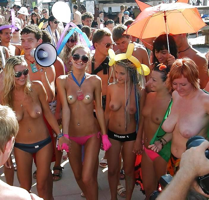 25P Hot Tits at the Beach 07