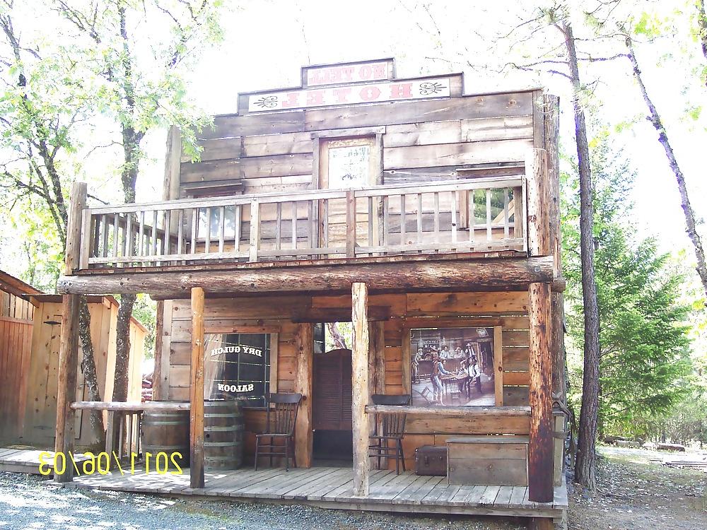 5P City of Diddleville..Our Old West Town