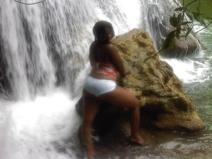 14P Jamaican phat woman