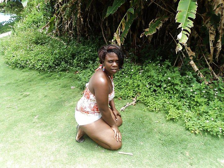 14P Jamaican phat woman