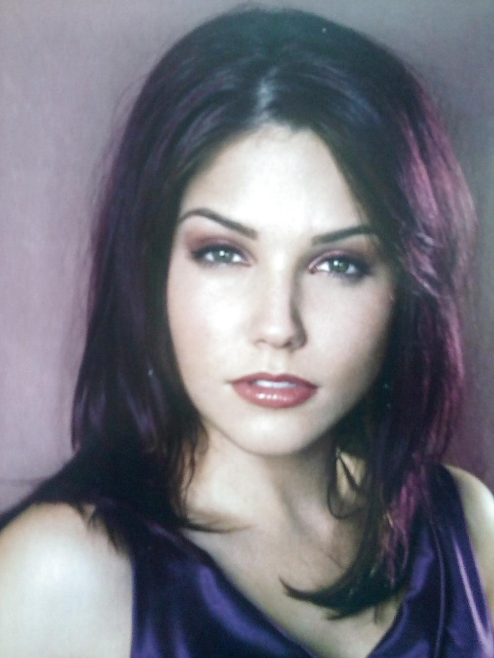 14P Sophia bush