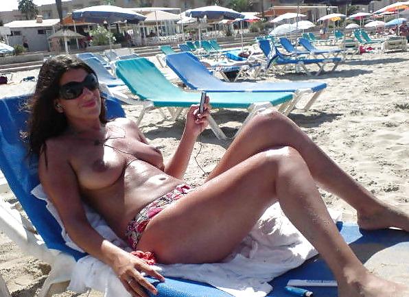 16P Beach Spy Photo's of girls 3