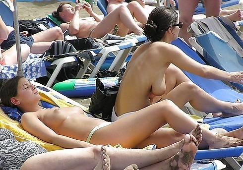 13P Beach Chicks show their tits 3