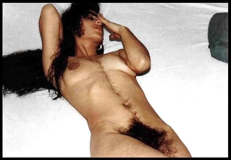 8P Oh.....so u like HAIRY PUSSY huh!?