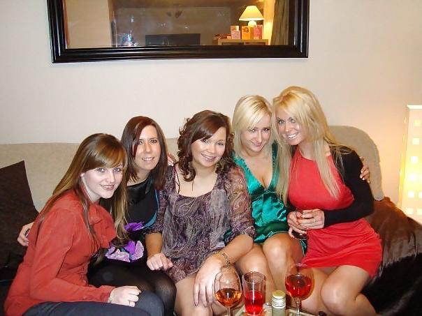 25P Fine scottish girls