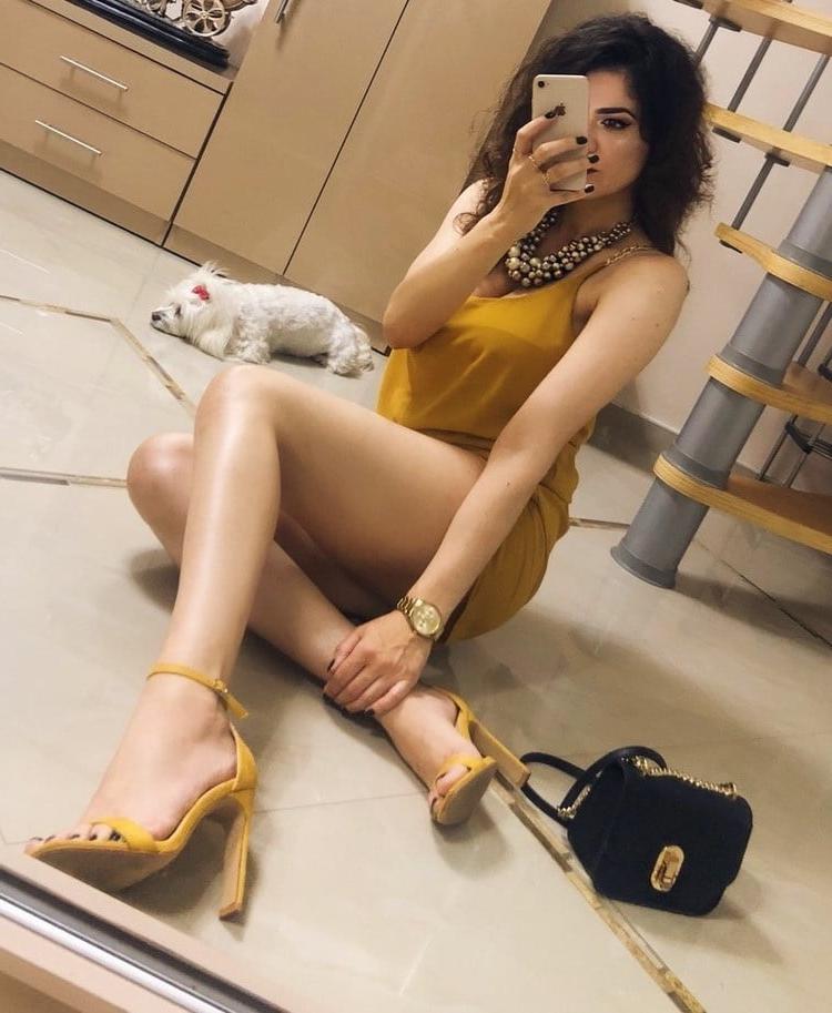 15P Amazing HOT LEGS AND ASS