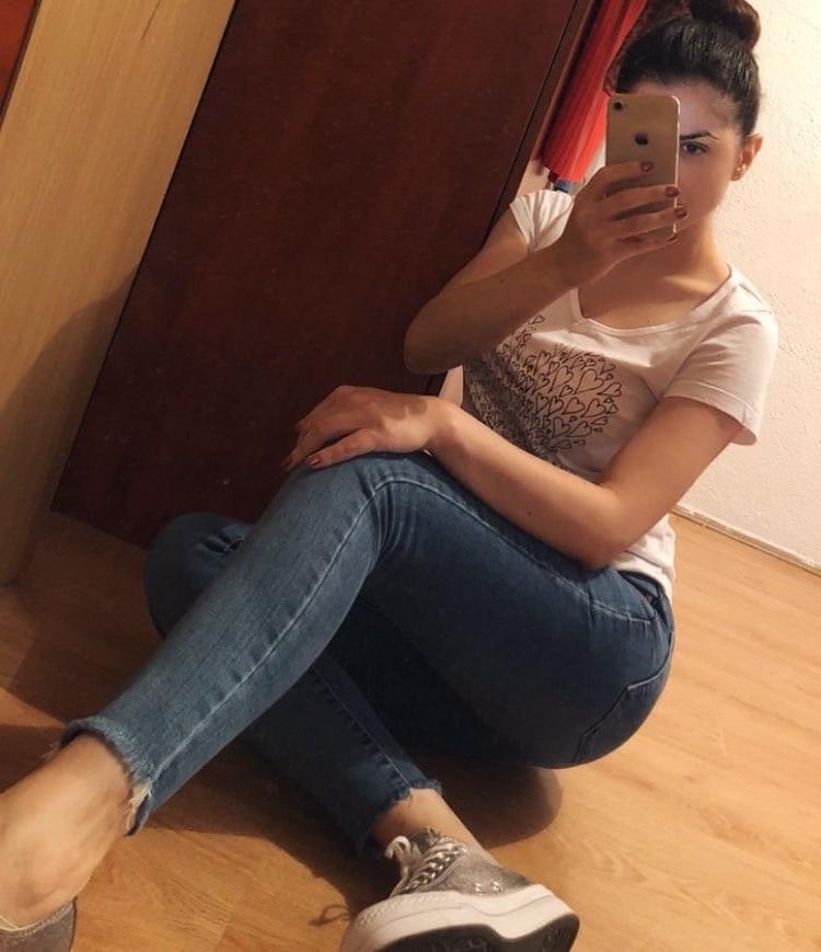 15P Amazing HOT LEGS AND ASS
