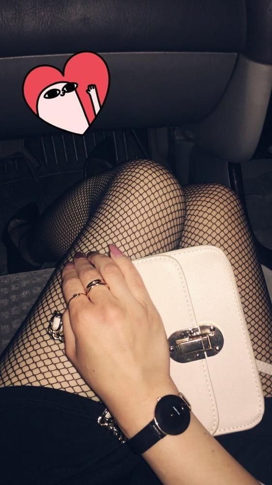 15P Amazing HOT LEGS AND ASS