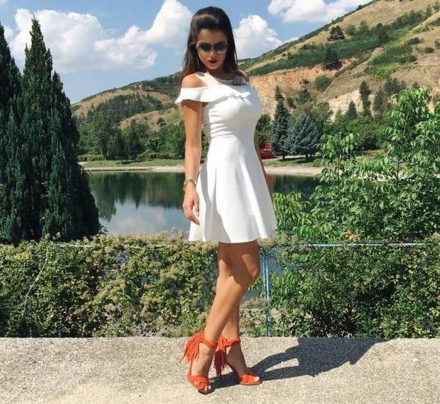 15P Amazing HOT LEGS AND ASS