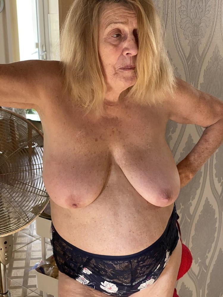 16P Suzzane exposed