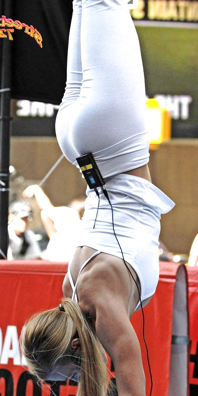 14P White yoga pants