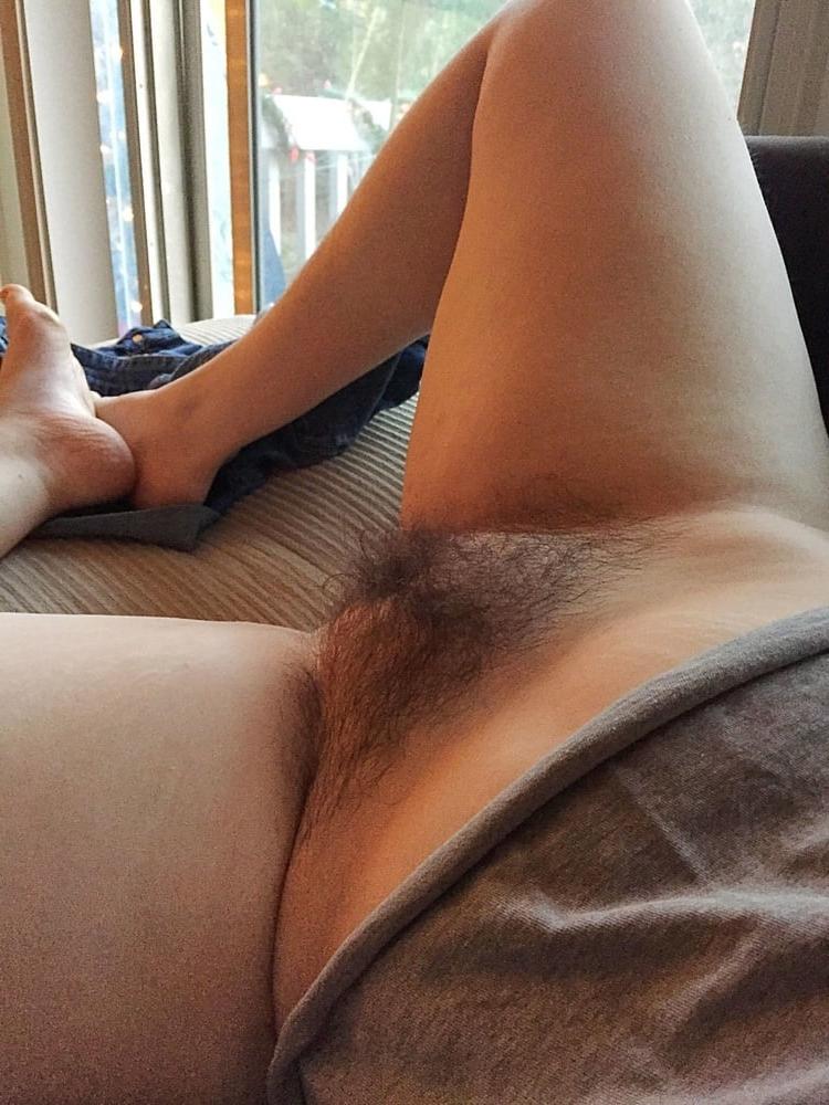 25P Stunning Hairy BBW Pussys