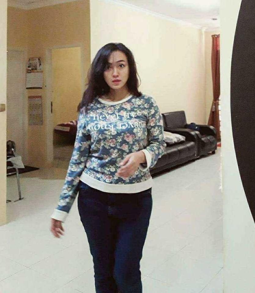 25P Maya Indonesian married Bitch