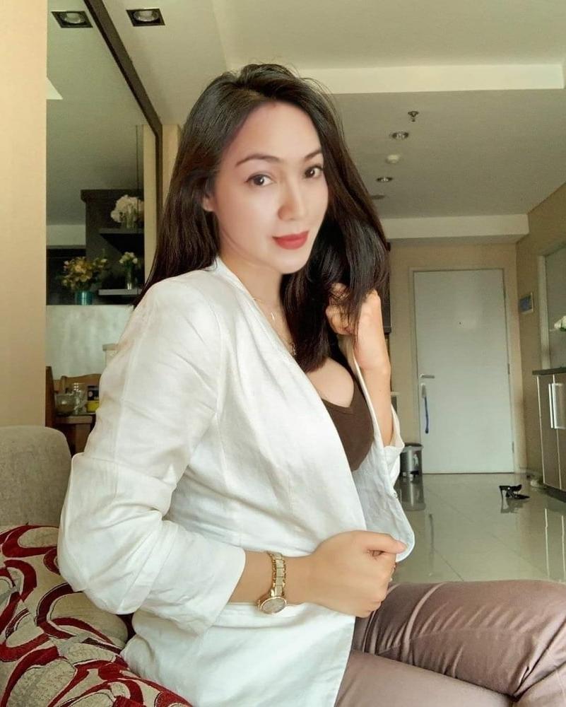 25P Maya Indonesian married Bitch